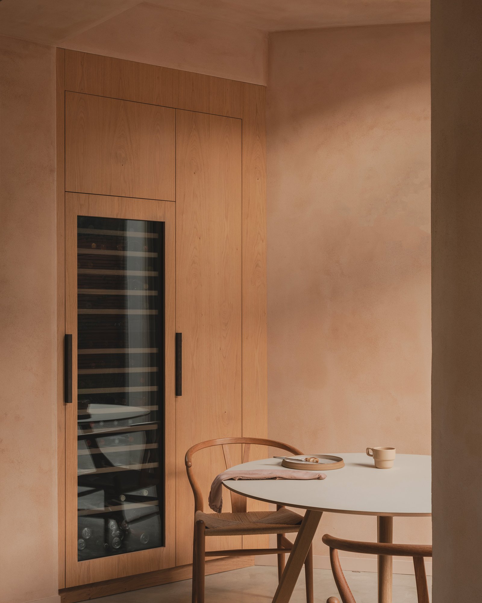 Clay-plastered room at Balmore House, London, by Studio 163.