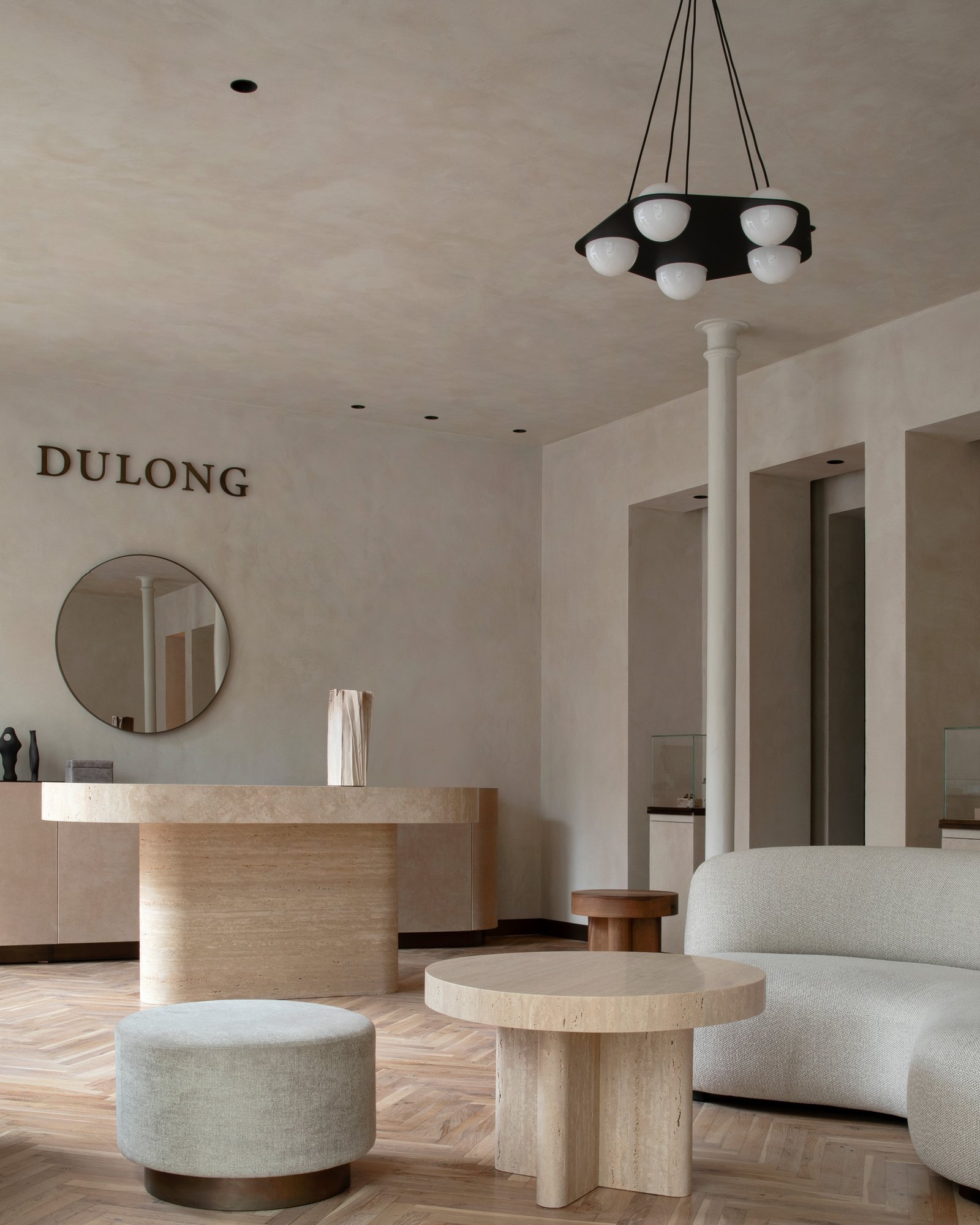 Smooth clay plaster in White WHI-01 at Dulong, Copenhagen.