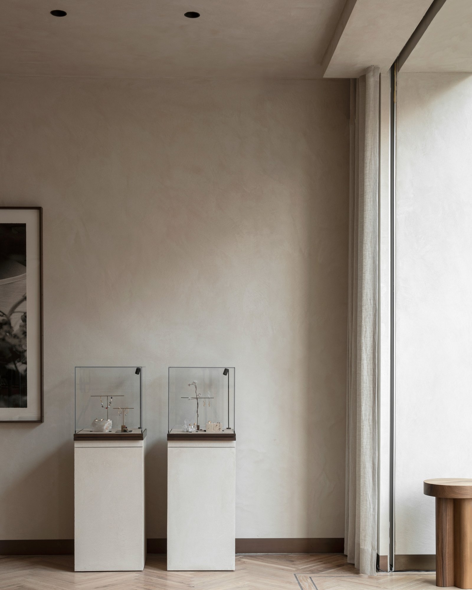Smooth clay plaster detail at Dulong, Copenhagen.