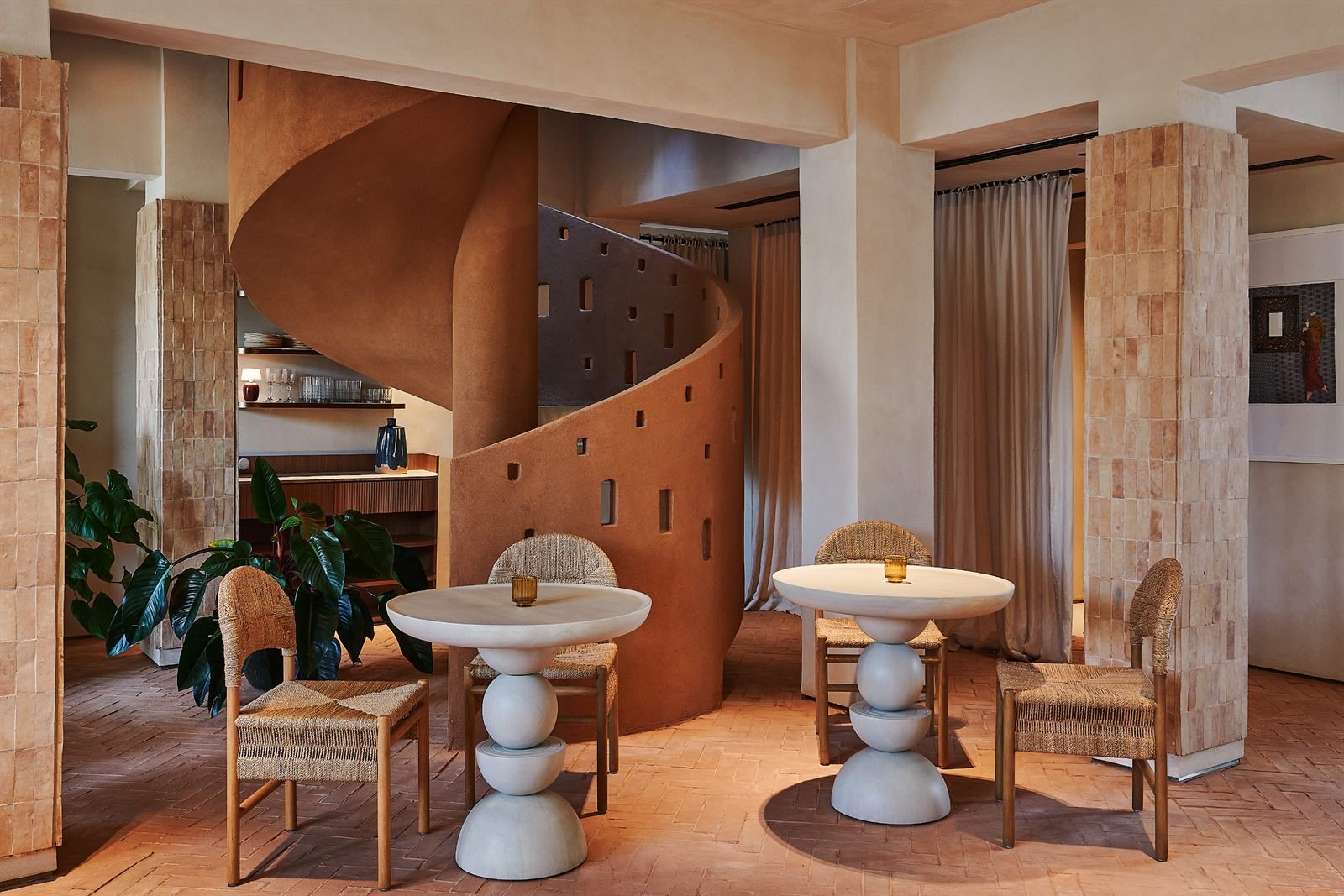 Demi Rustic clay plaster in Custom Yellow by at Villa 515, Dubai - restaurant interior.